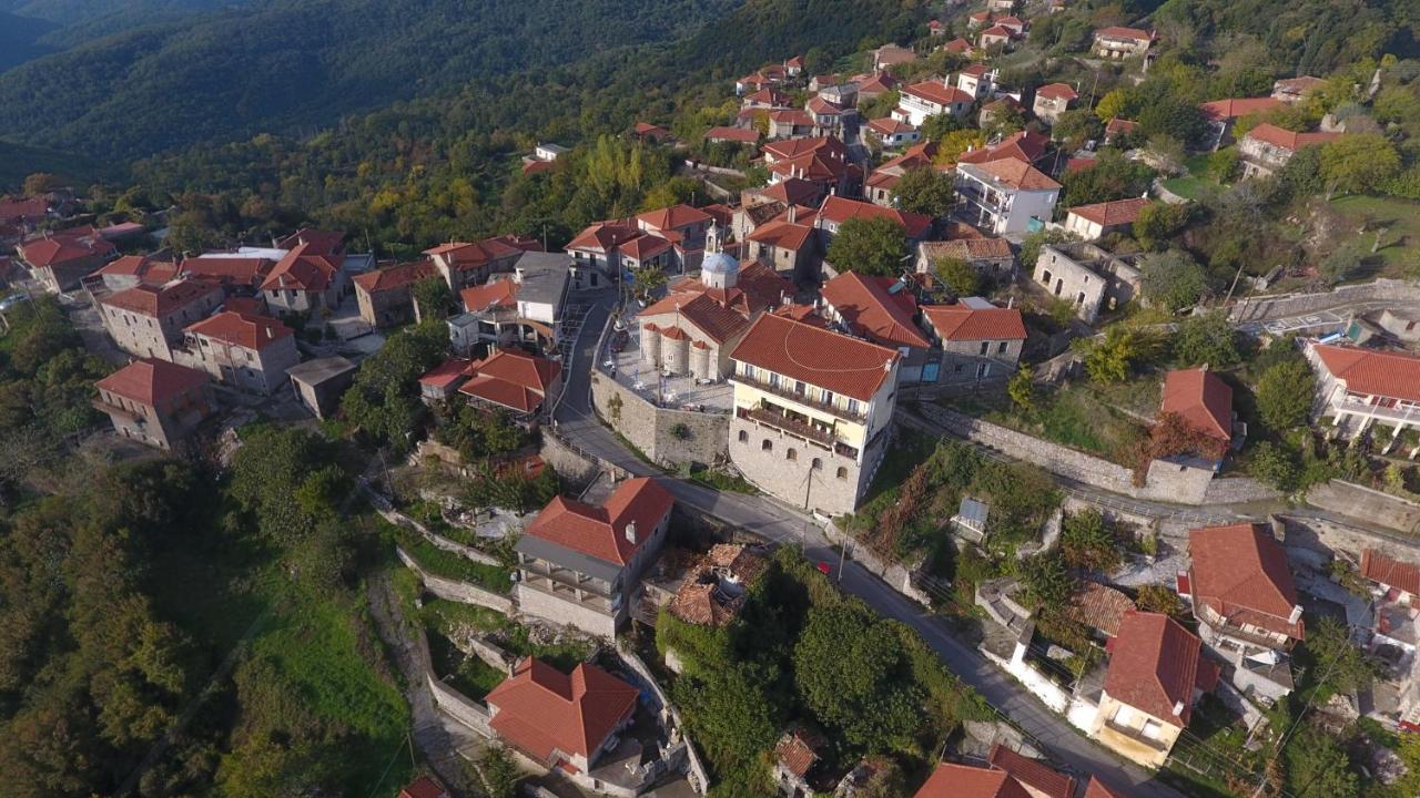 Hotel Isaraiko Spiti Agia Theodora Isaris Exterior foto